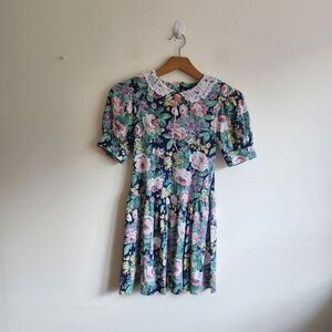 Vintage 90's Girls Floral Cotton Dress with lace colllars